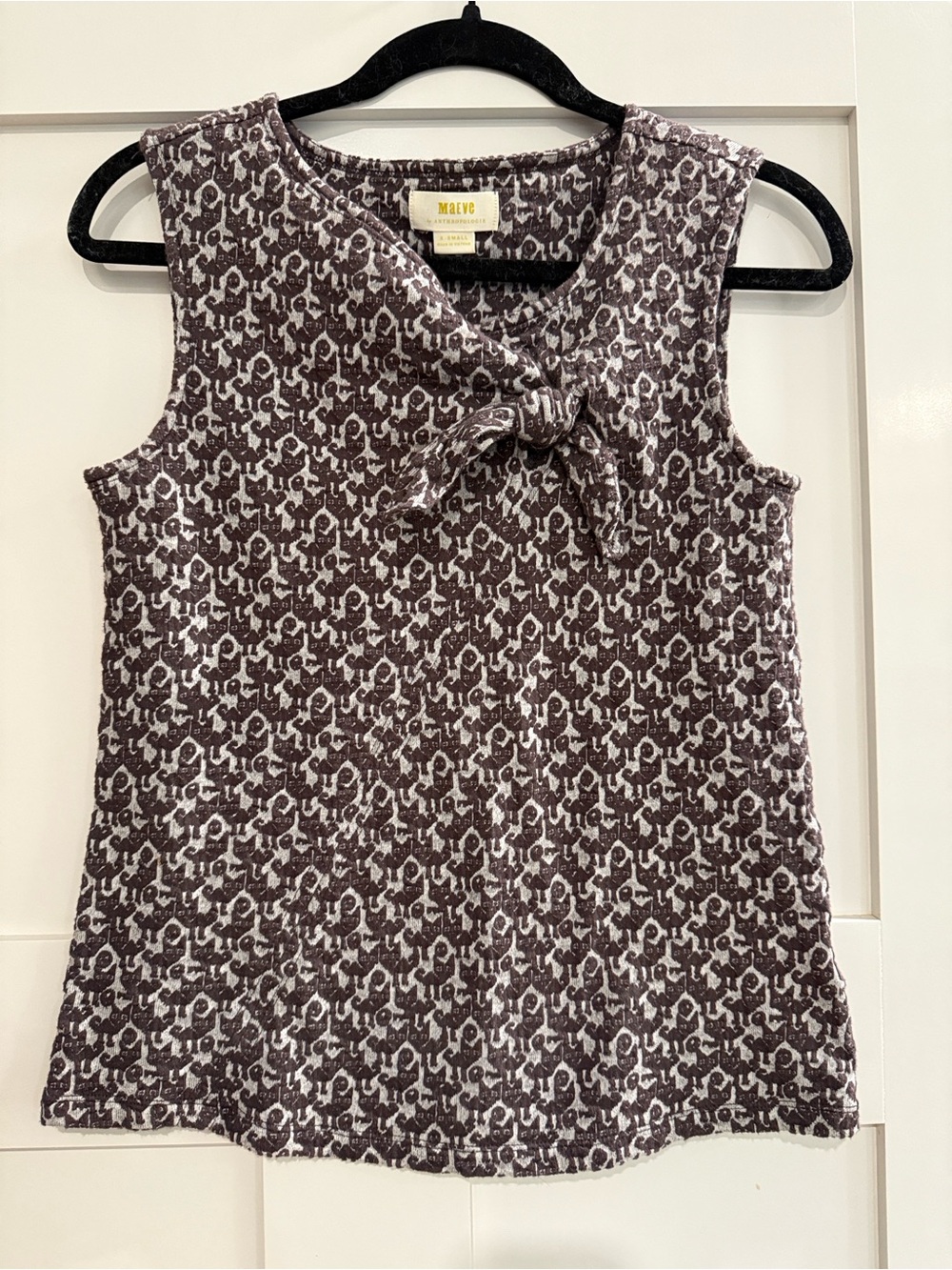 Maeve Sleeveless Tie-Neck Top in Brown and Cream with Kitten Print!  Women’s XS